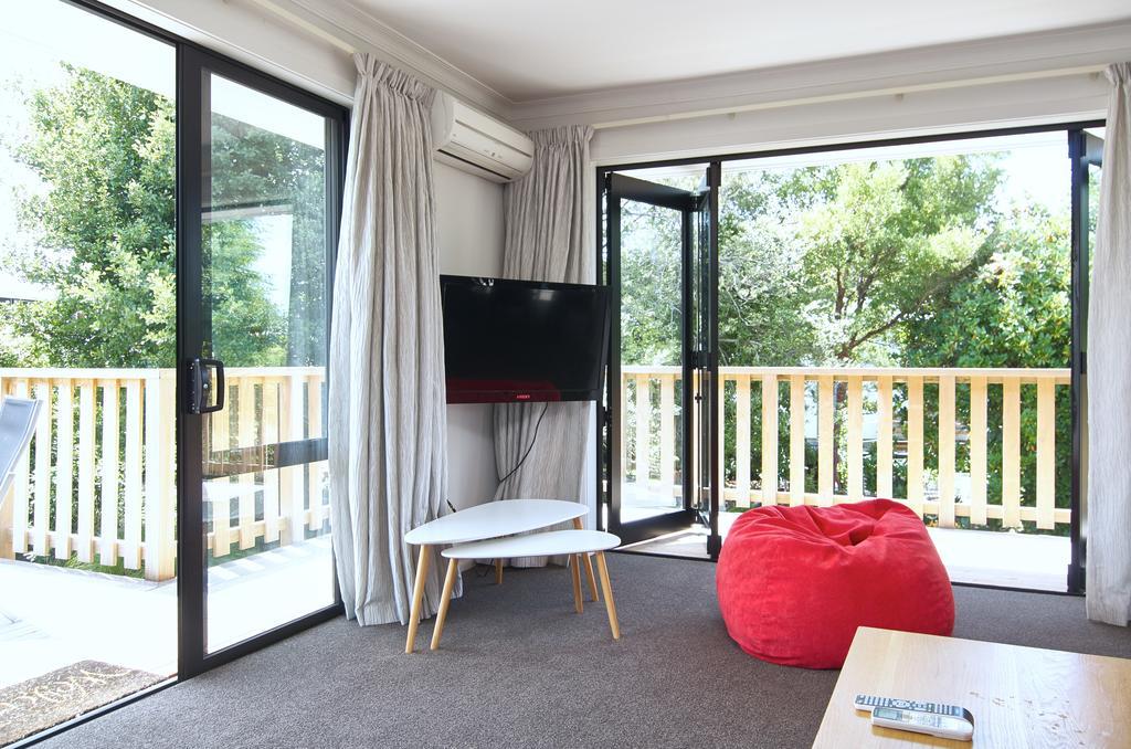 Brookside Villa - Christchurch Holiday Homes Bagian luar foto